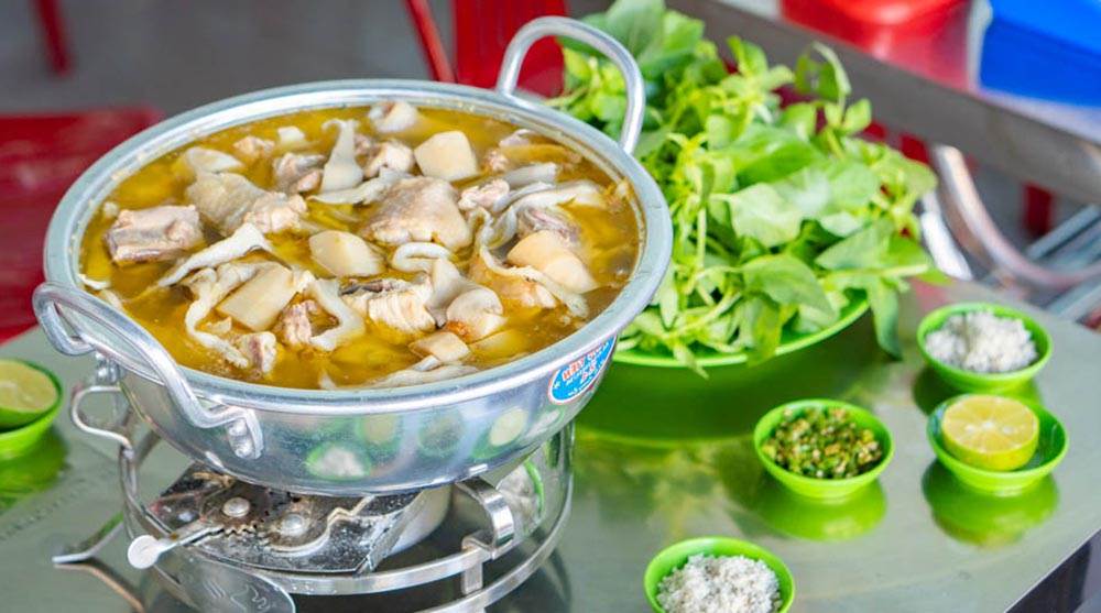 Lẩu Gà Lá É Tao Ngộ